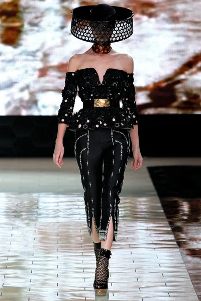Look 17